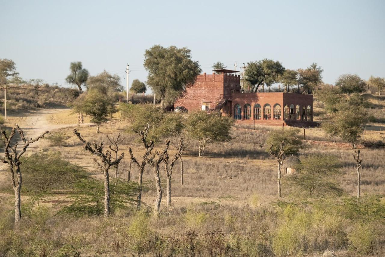 Kaner Retreat - India'S First Desert Botanical Resort Shaitrawa Bagian luar foto